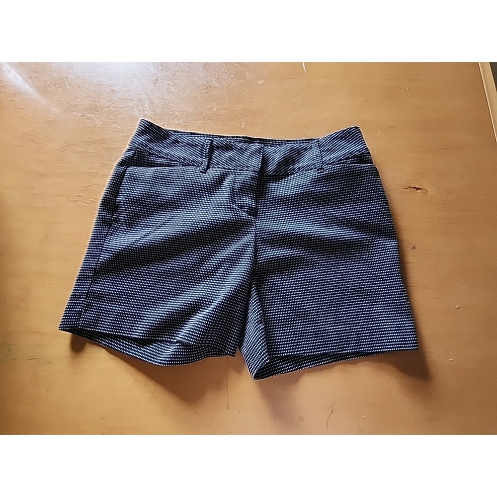 The Limited Shorts Size 4 Black White Polka Dot Casual Flat Front